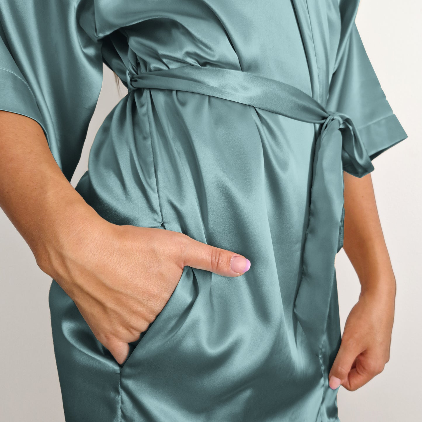 Prabangus Satino chalatas-kimono