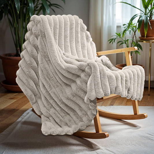 Prabangus dirbtinio kailio pledas Rib Rabbit Fur