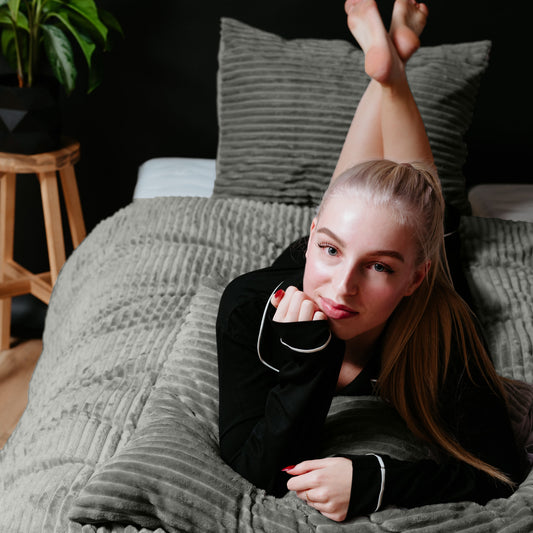 Flanelė, pliušas ar veliūras? Kaip išsirinkti šiltą patalynę