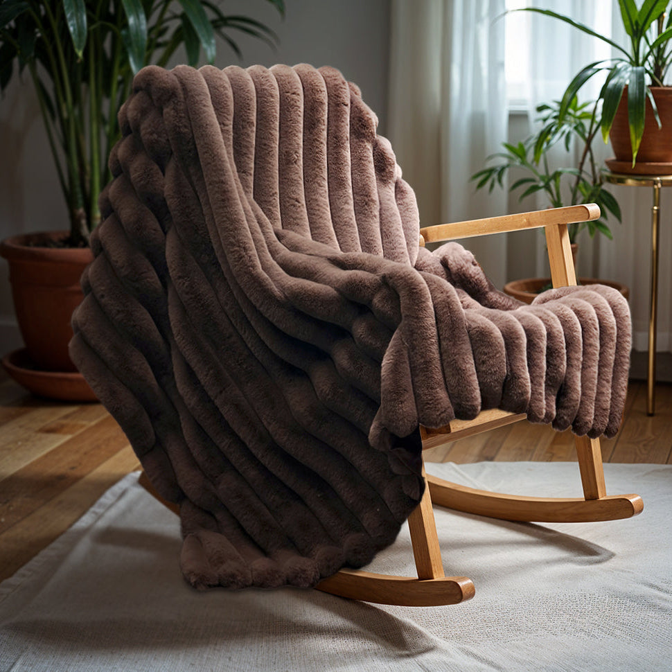 Prabangus dirbtinio kailio pledas Rib Rabbit Fur